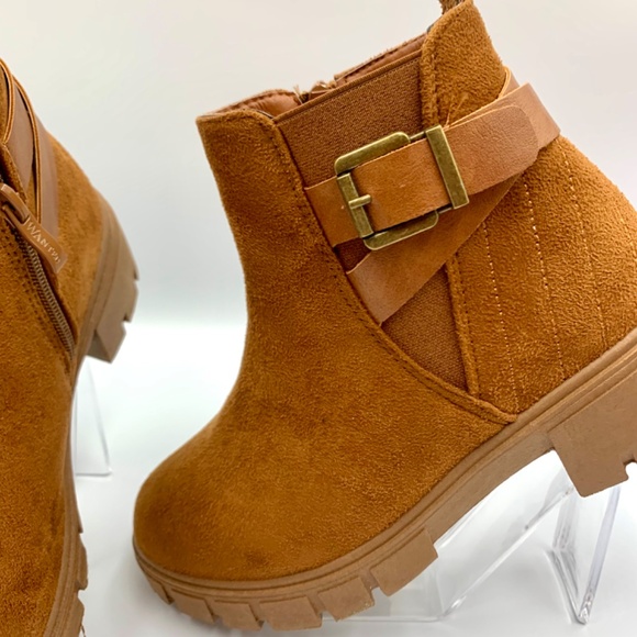 Wanted “CINDER” brown/tan heeled zipper/buckle boho grunge, Lug sole ankle boots - Picture 2 of 13